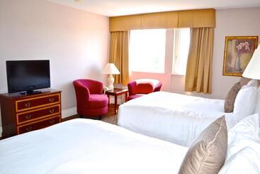 هتل Inverary Resort