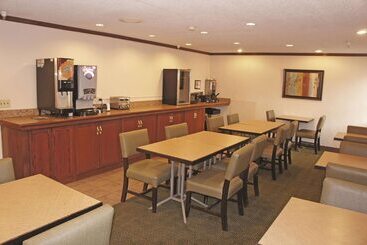 هتل La Quinta Inn By Wyndham Omaha Southwest