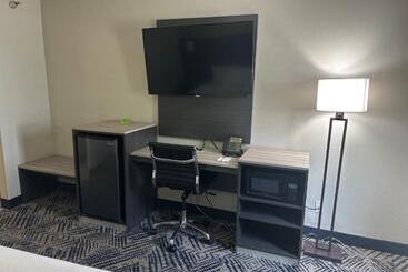هتل La Quinta Inn By Wyndham Omaha Southwest