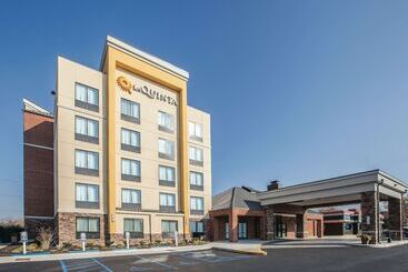 هتل La Quinta By Wyndham Philadelphia Airport