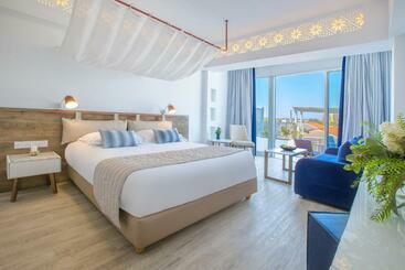 Lordos Beach Hotel & Spa