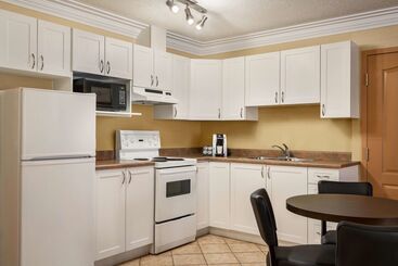 هتل Nova Inn Yellowknife