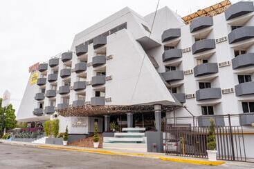 هتل Plaza Del Sol