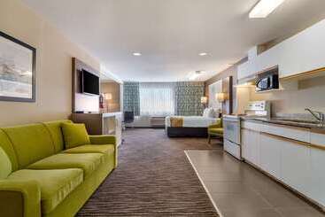 هتل Quality Inn