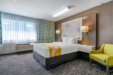 هتل Quality Inn