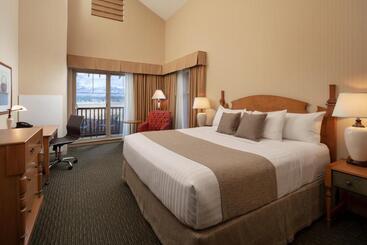 هتل St. Eugene Golf Resort & Casino
