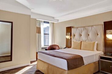 هتل The New Yorker, A Wyndham