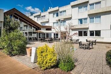 هتل Hôtel Akena Poitiers Nord Futuroscope