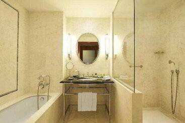 هتل The Westin Valencia