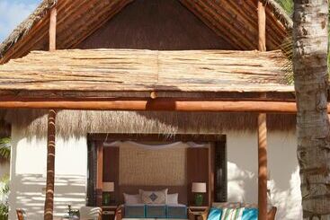 هتل Viceroy Riviera Maya, A Luxury Villa Resort