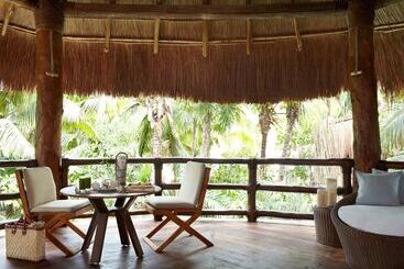 هتل Viceroy Riviera Maya, A Luxury Villa Resort