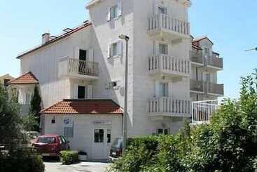 هتل Villa Supetar