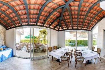 هتل Villa Supetar