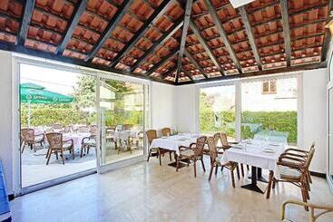 هتل Villa Supetar