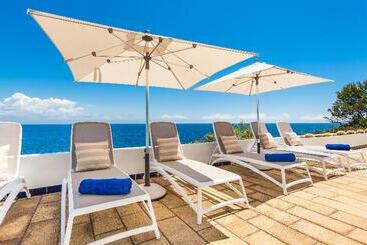 Globales Apartamentos Cala Viñas Only Adults 16