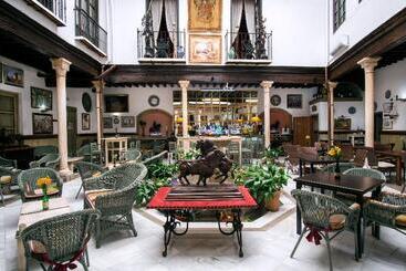 هتل Casa Palacio Pilar Del Toro