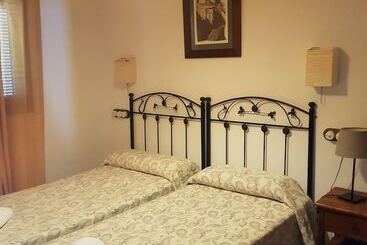 هتل Complejo Pequeño Rocío Hostel