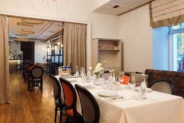 Otel Continental