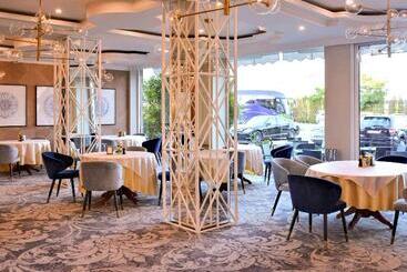 هتل Mercure Sibiu Airport
