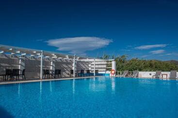 هتل Naxos Holidays