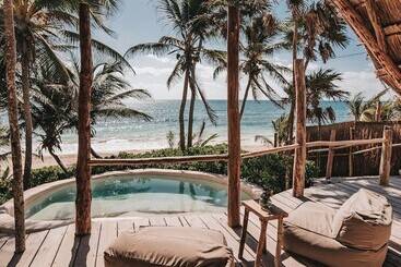 هتل Papaya Playa Project