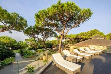 هتل Roccamare Resort   Ville E Appartamenti
