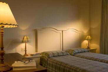 هتل Roccamare Resort   Ville E Appartamenti