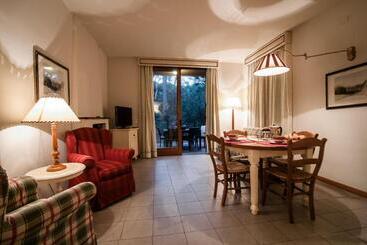 هتل Roccamare Resort   Ville E Appartamenti