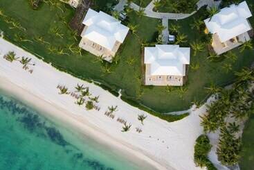 هتل Tortuga Bay