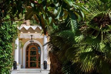 هتل Villa Retiro