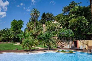 هتل Villa Retiro