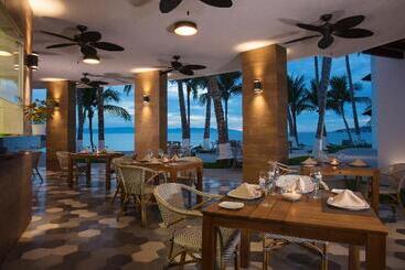 فندق Vista Vallarta All Suites On The Beach