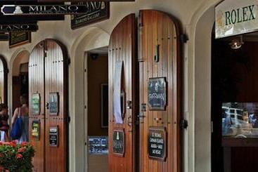 هتل Windward Passage