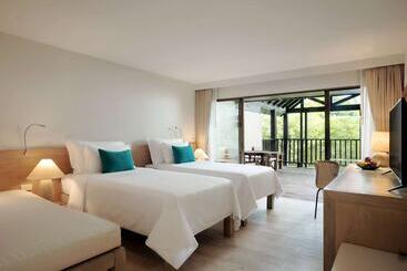 هتل Wyndham Hua Hin Pranburi Resort & Villas