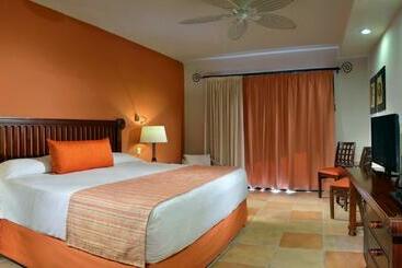 استراحتگاه Catalonia Yucatan Beach - All Inclusive