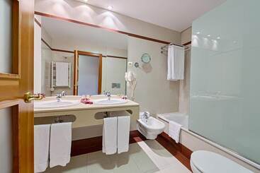 Azz Peñafiel Las Claras Hotel & Spa