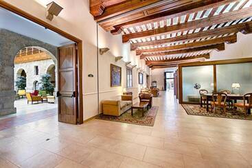 Azz Peñafiel Las Claras Hotel & Spa