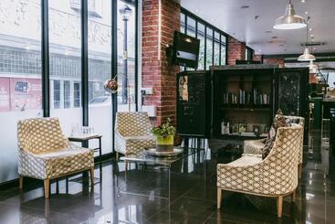 هتل Cape Diamond Boutique