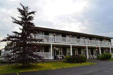 هتل Ceilidh Country Lodge