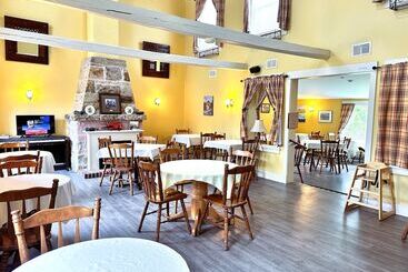 هتل Ceilidh Country Lodge