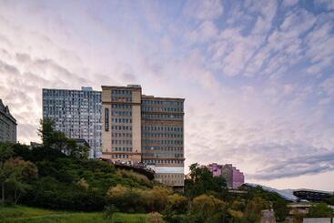 هتل Courtyard By Marriott Edmonton Downtown