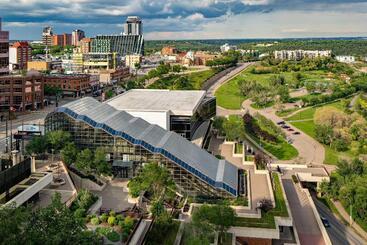 هتل Courtyard By Marriott Edmonton Downtown