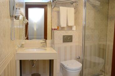 هتل Deluxe Golden Horn Sultanahmet