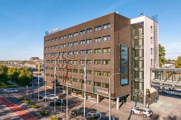Go Hotel Shnelli