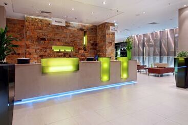 هتل Hilton London Canary Wharf