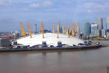 هتل Hilton London Canary Wharf