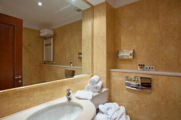 هتل Holiday Inn Cagliari, An Ihg