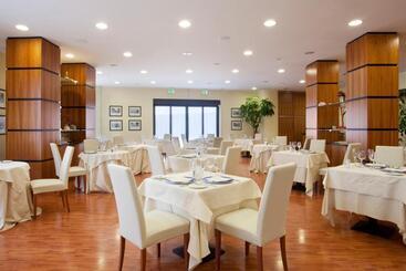 هتل Holiday Inn Cagliari, An Ihg