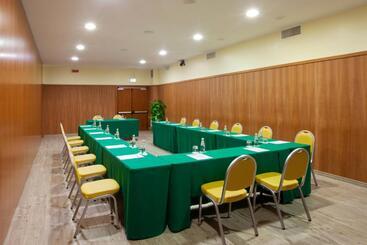 هتل Holiday Inn Cagliari, An Ihg