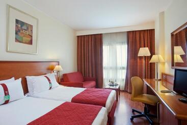 هتل Holiday Inn Cagliari, An Ihg